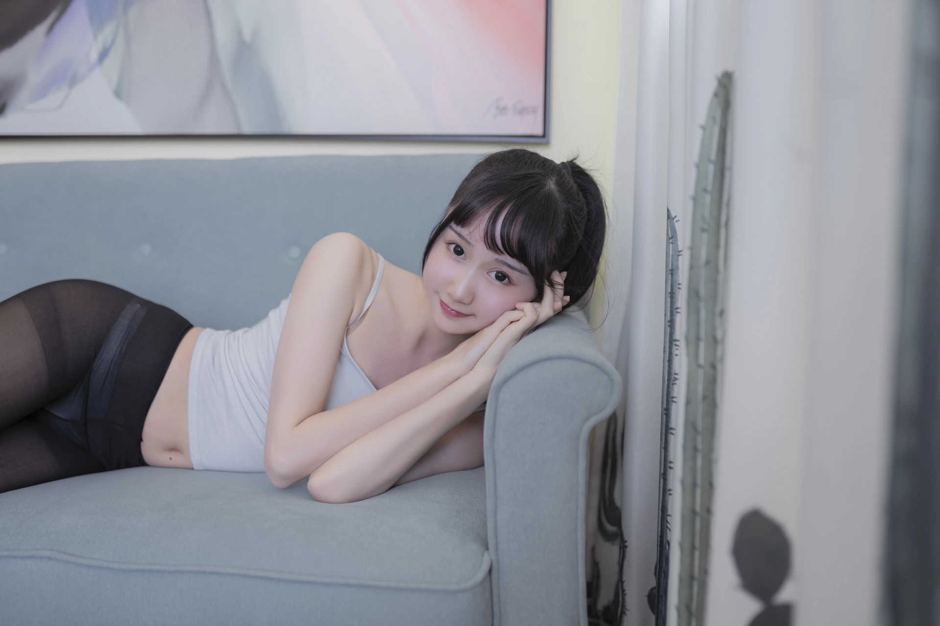 木绵绵OwO - NO.23 背心黑丝居家写真 1